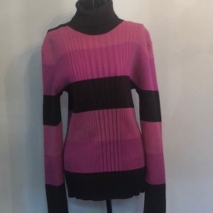 Like new never worn ribbed turtleneck.